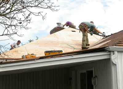 Sheathing the roof in plywood