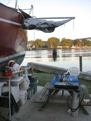 The camp kitchen under Flutterby